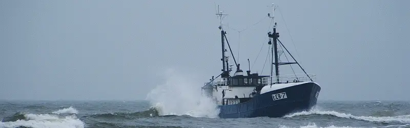 Łeba sztorm na morzu